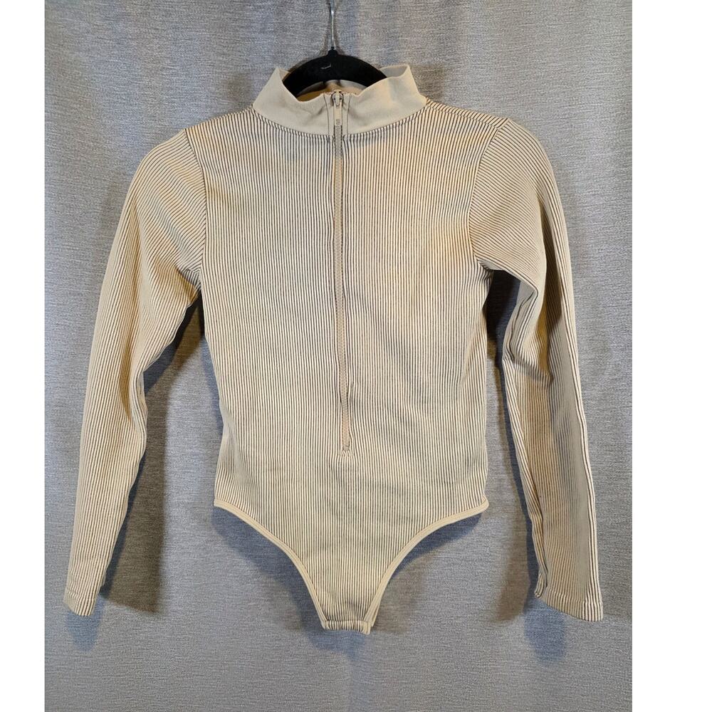 Pretty Little Thing Tan Beige Ribbed Crinkle Rib Half Zip Bodysuit Women Sz Med